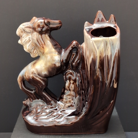 VGT,Elegant Brown Glazed Ceramic Horse Sculpture/Vase. - Picture 1 of 10